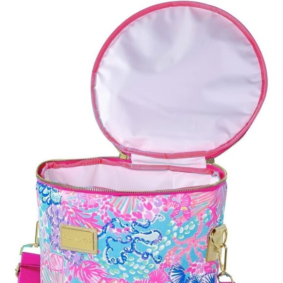 Insulated Soft Beach Cooler Strap and Double Zipper Close - Picture 2 of 5